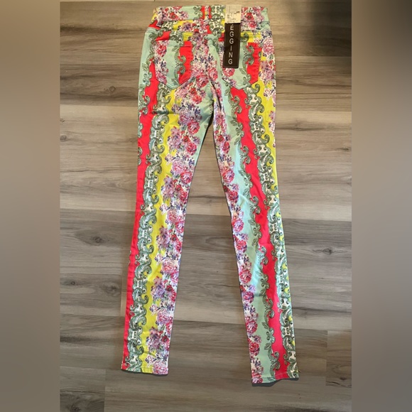 ‼️THRIFT STORE ALERT OFFER True Freedom Jeggings Floral Pants Juniors 1 Reg NWT - Picture 4 of 8